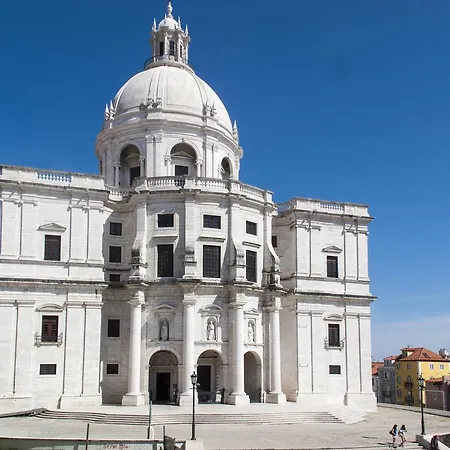 Local In Alfama! Deolinda Home, Amazing View بيت للعطل Lisboa