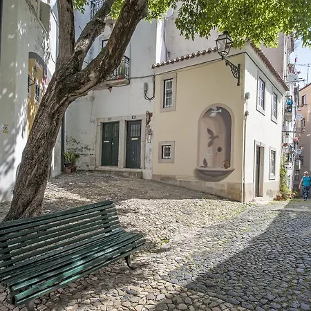 Local In Alfama! Deolinda Home, Amazing View Semesterbostad *