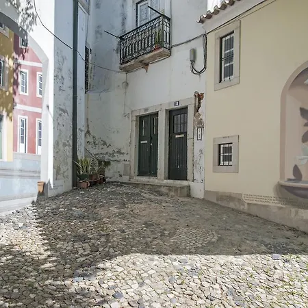 Local In Alfama! Deolinda Home, Amazing View Lisbona